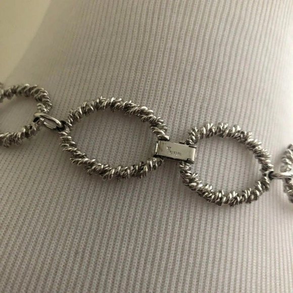 VTG Trifari Textured Oval Link Statement Necklace. 36” - Picture 4 of 5